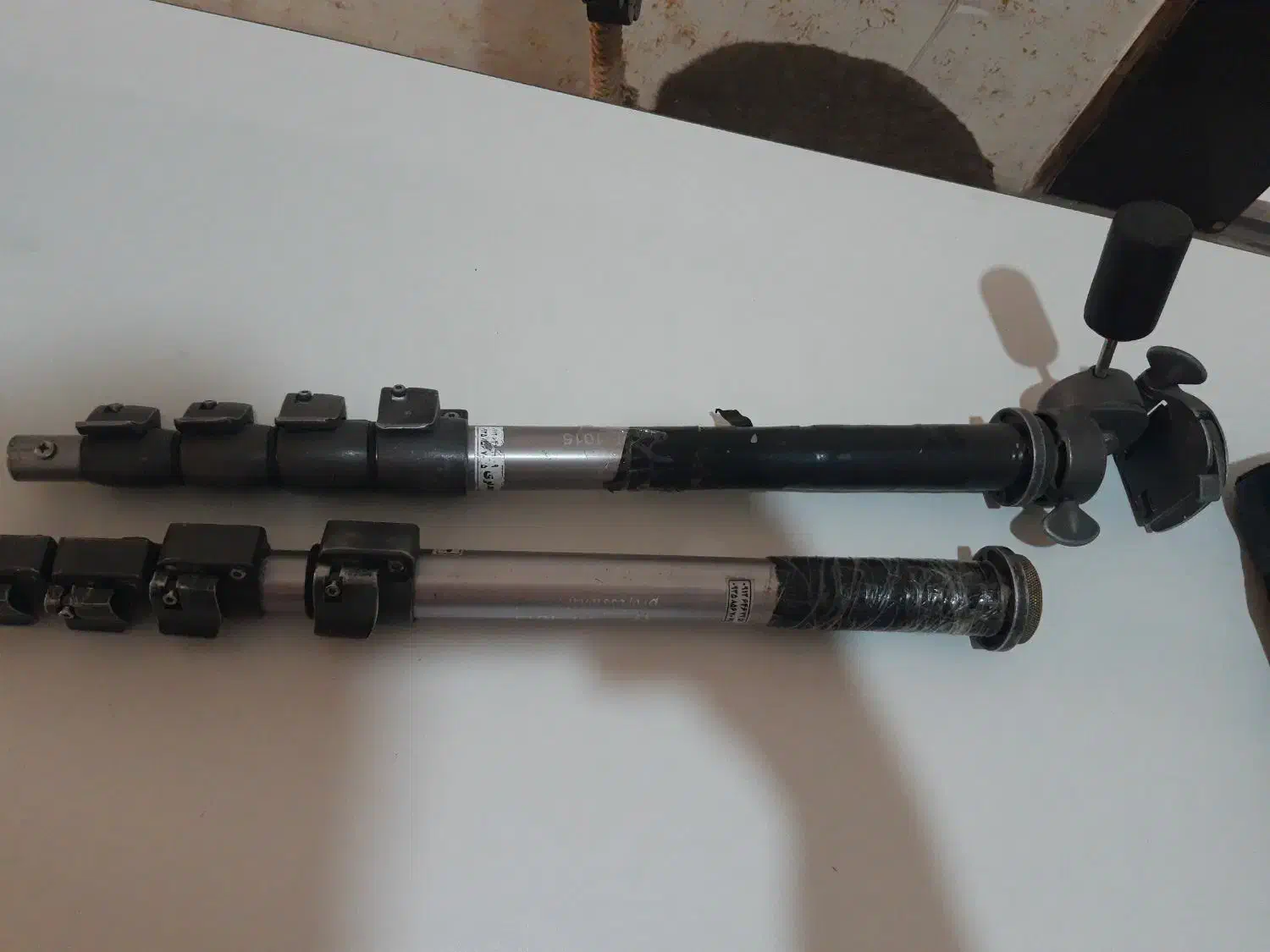 تک پایه|دوربین عکاسی و فیلم‌برداری|قرچک, میرزائی جنوبی|دیوار