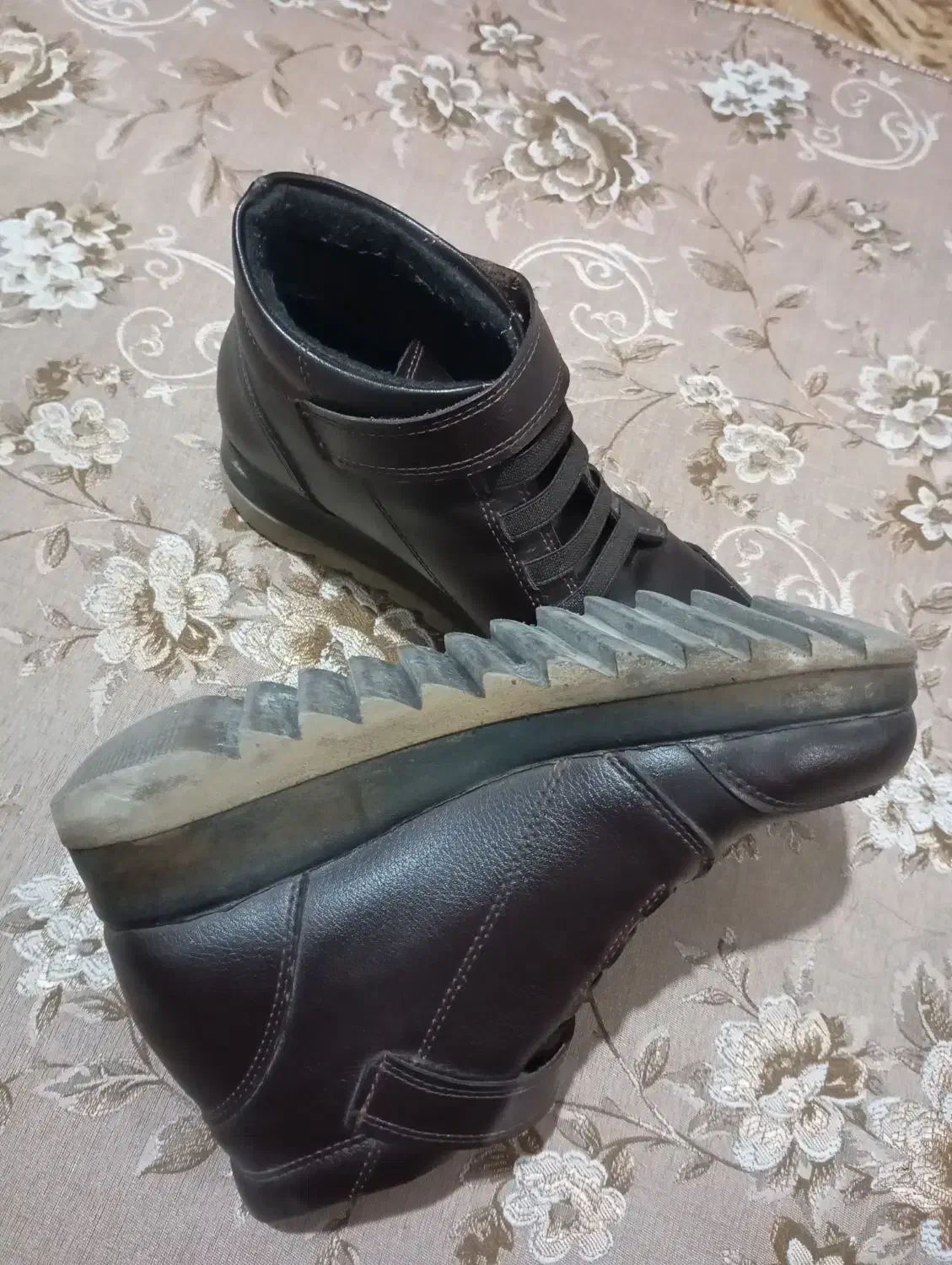 نیم بوت سالم و محکم|کیف، کفش، کمربند|قم, شهرک امام حسن|دیوار