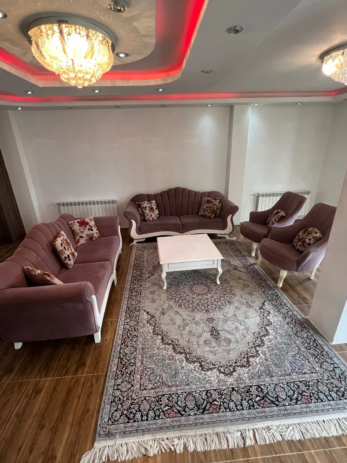 فروش مبلمان به همراه میز وسط|مبلمان خانگی و میز عسلی|بندر انزلی, پاسداران|دیوار