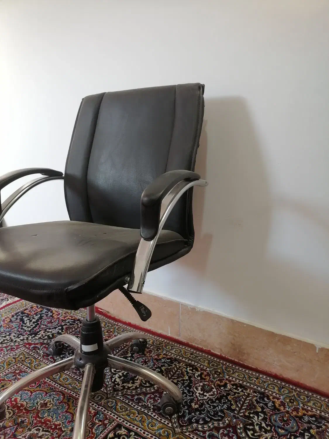 صندلی گردان اداری|مبلمان اداری|قم, نیروگاه|دیوار