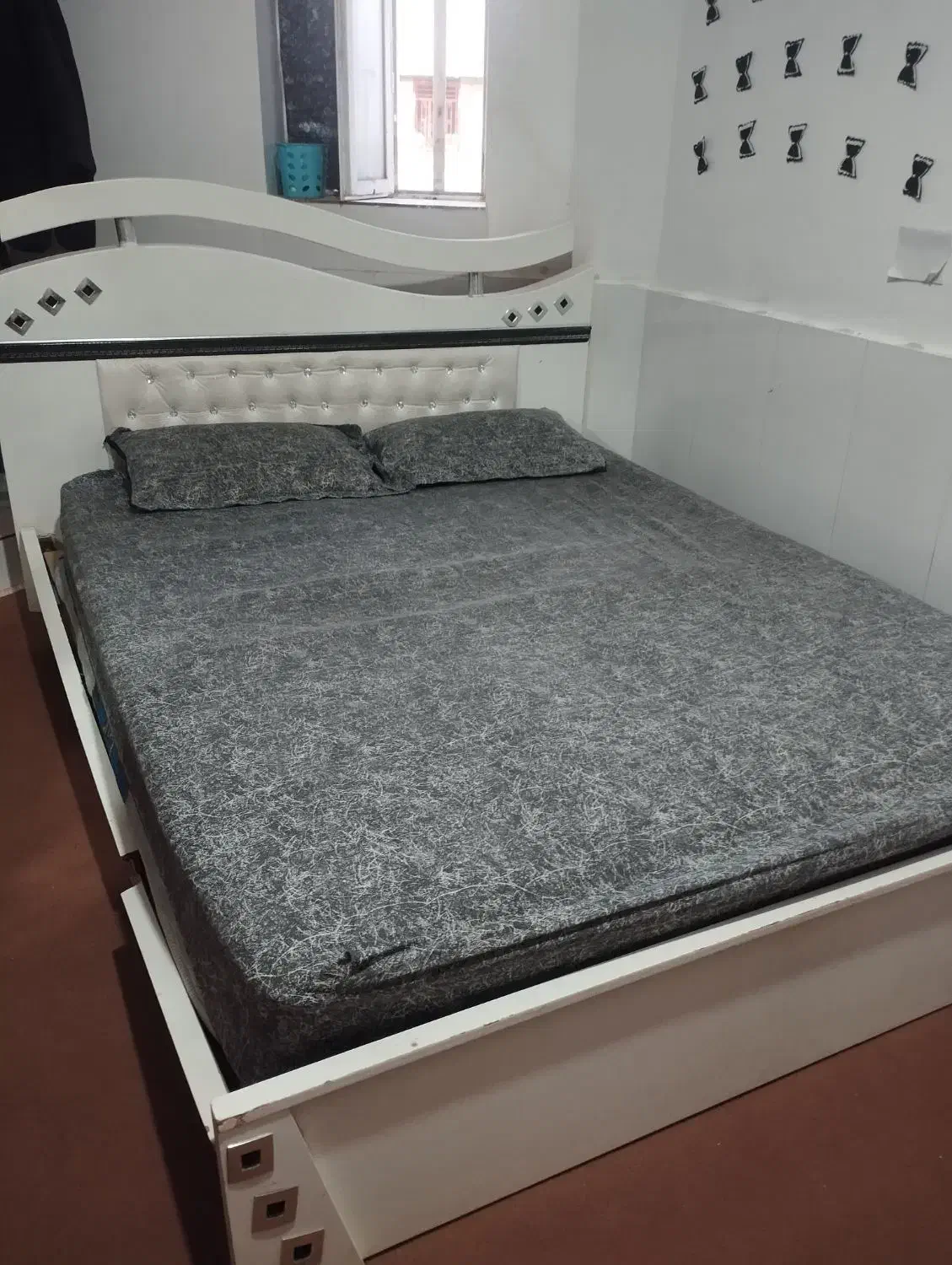 تختخواب دونفره همراباکشووپاتختی|تخت و سرویس خواب|یاسوج, |دیوار