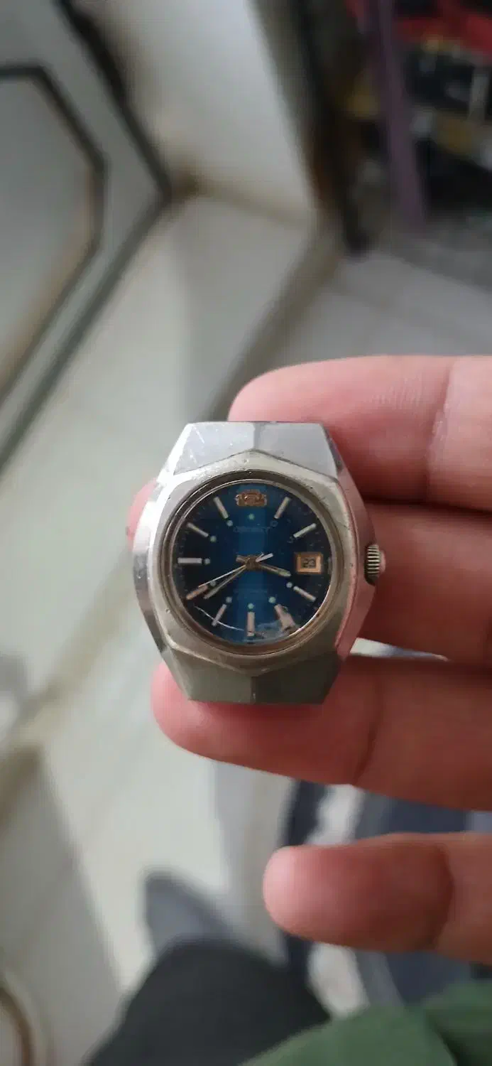 ساعت اورینت اصل|ساعت|صحنه, |دیوار