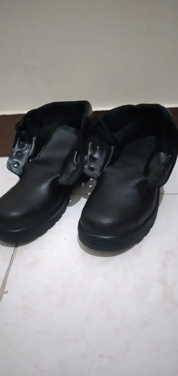 کفش کار|لباس|پاکدشت, پاکدشت (مامازند)|دیوار