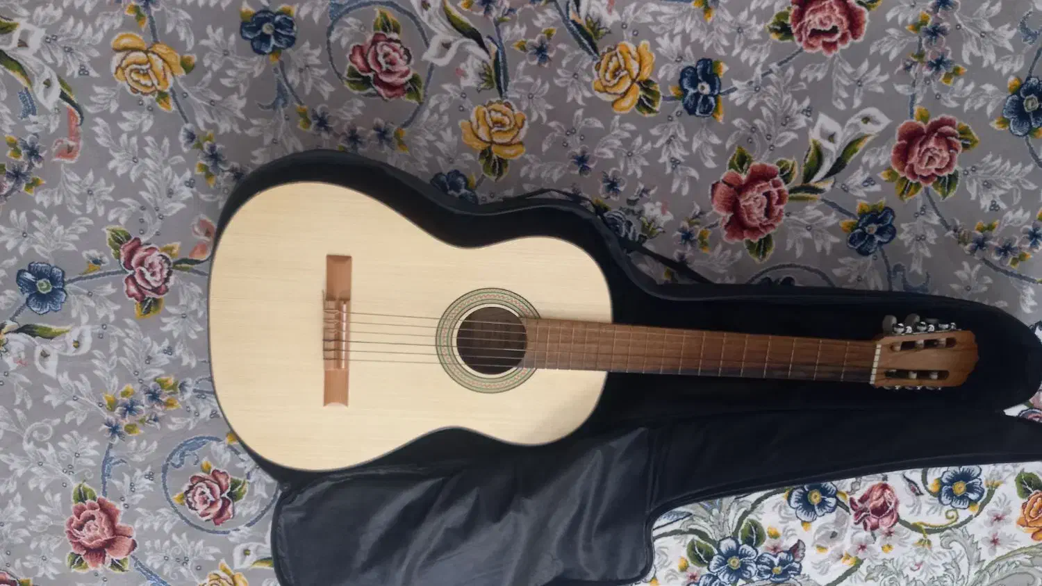 گیتار|گیتار، بیس، امپلیفایر|یزد, |دیوار