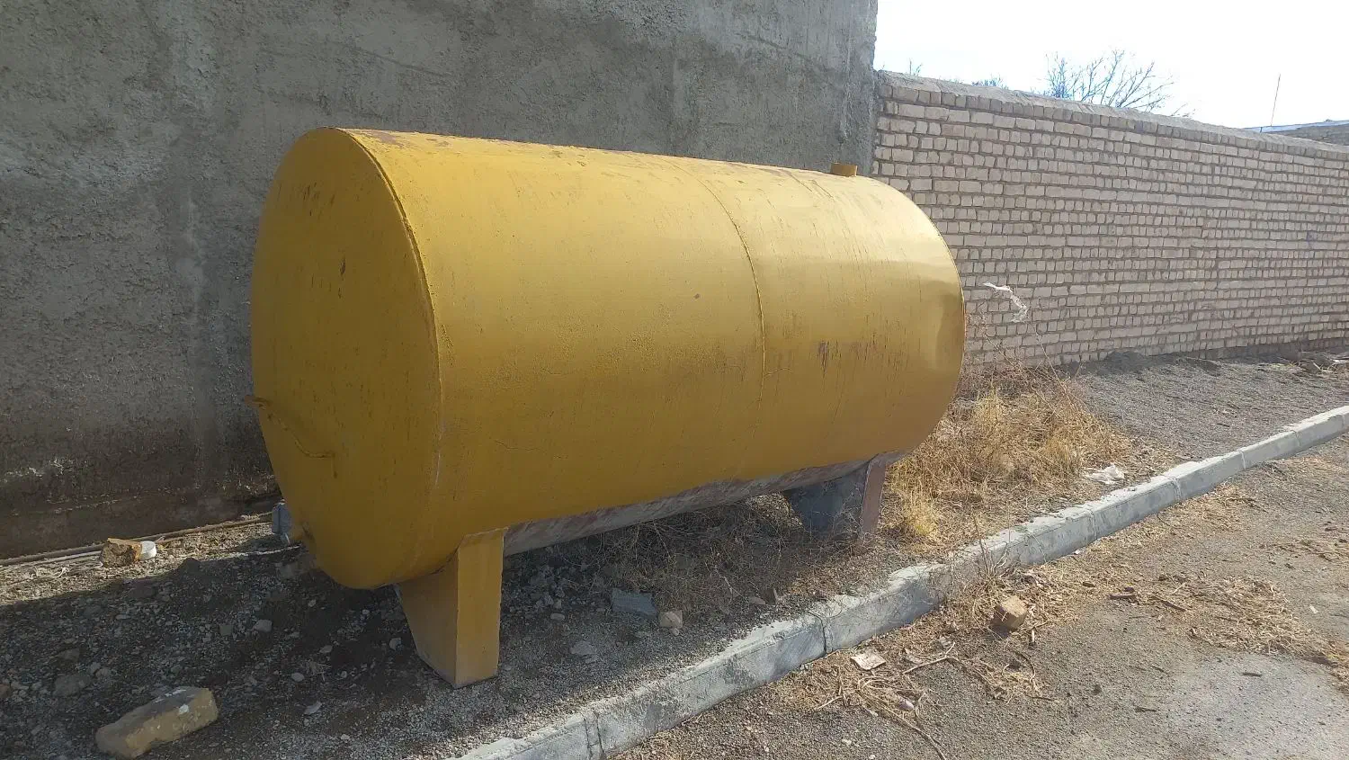 تانکر ۲۵۰۰ لیتری|مصالح و تجهیزات ساختمان|گلپایگان, |دیوار