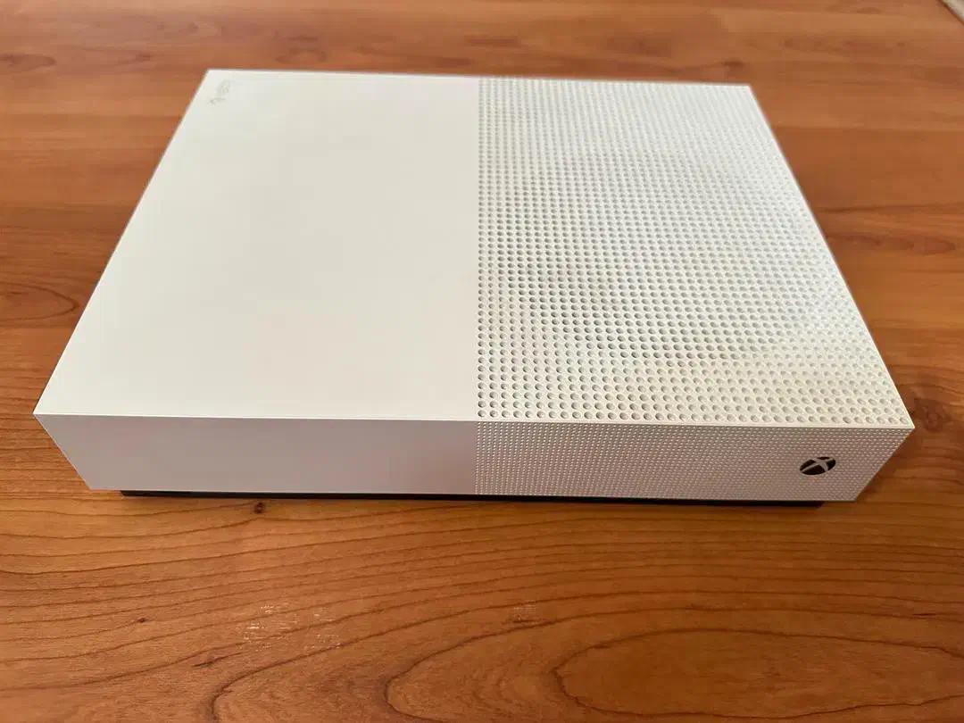 ایکس باکس وان اس ۱ ترابایت|کنسول، بازی ویدئویی و آنلاین|شیراز, دانشگاه شیراز|دیوار