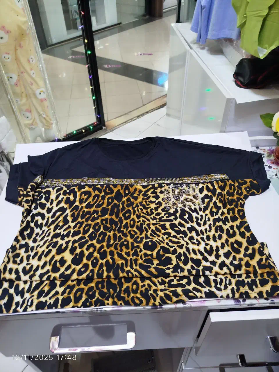 راحتی پلنگی|لباس|سنندج, |دیوار