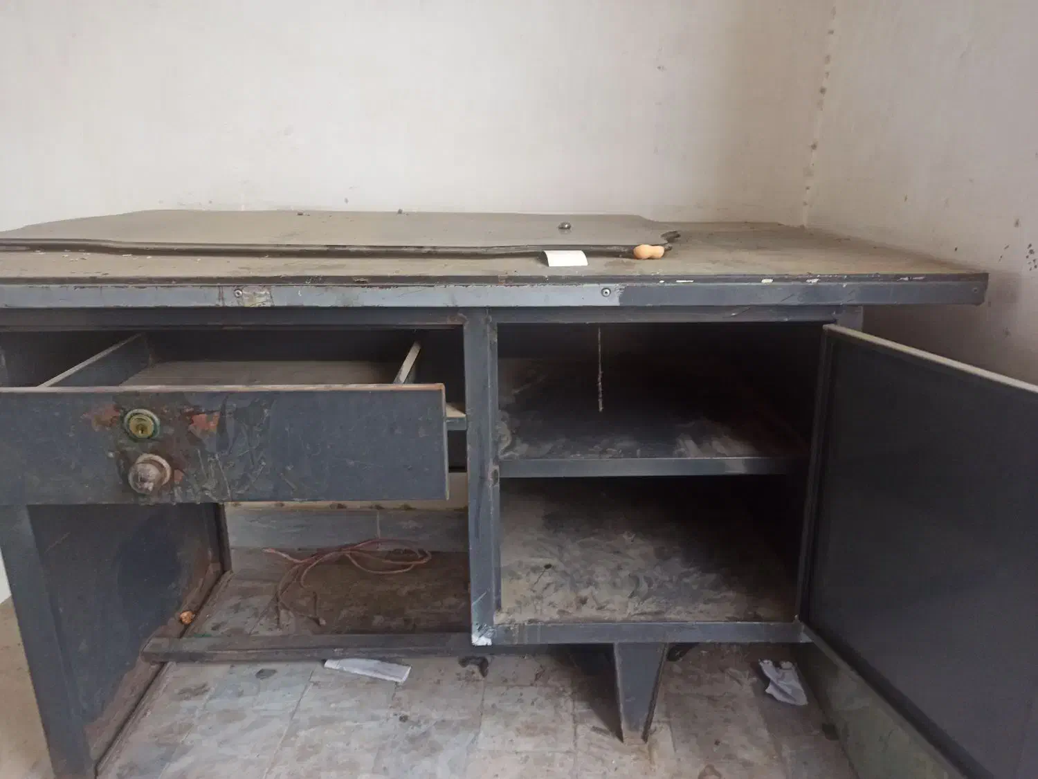 میز|دفتر کار|گنبد کاووس, |دیوار