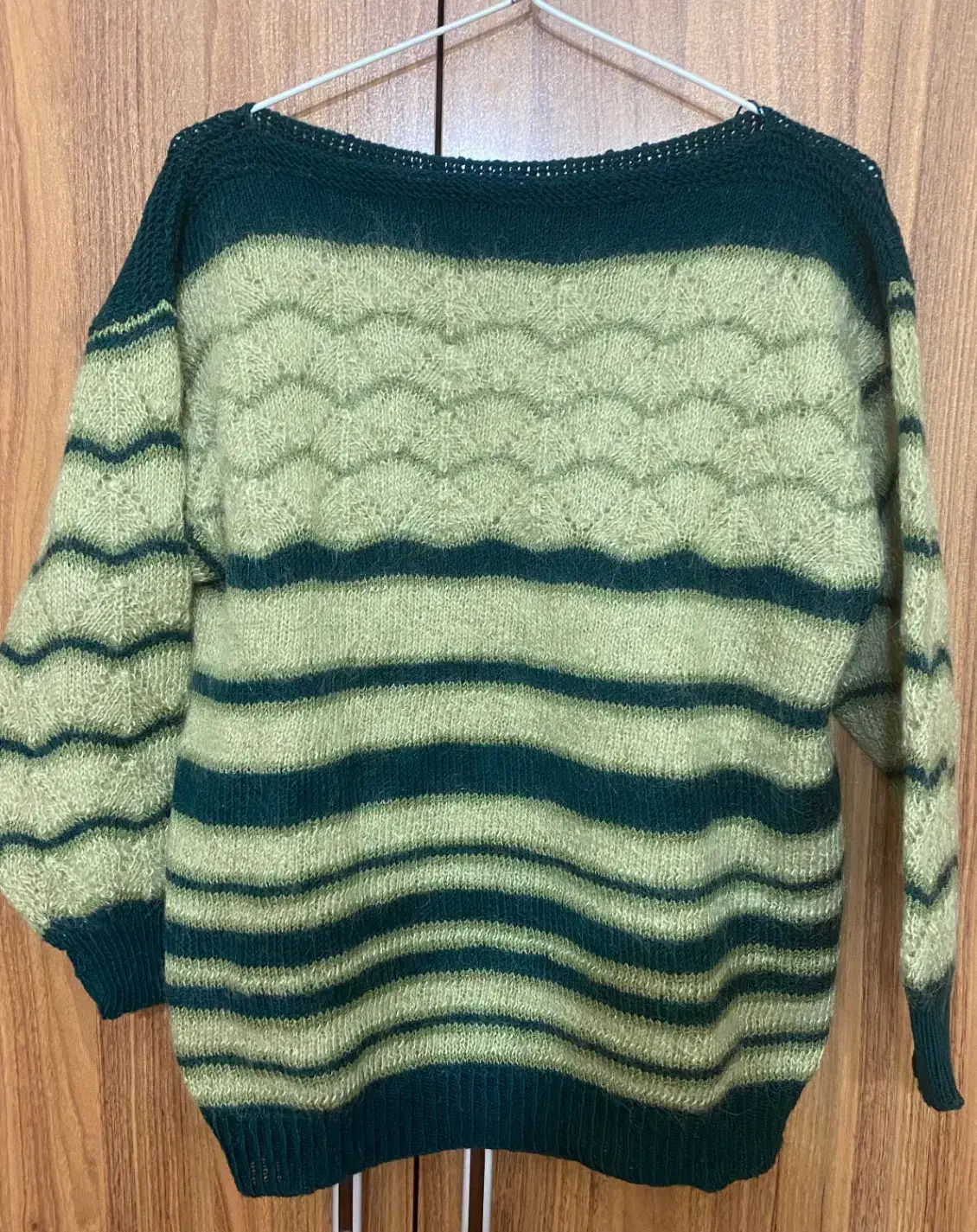 بافت زنانه|لباس|رشت, گلسار|دیوار