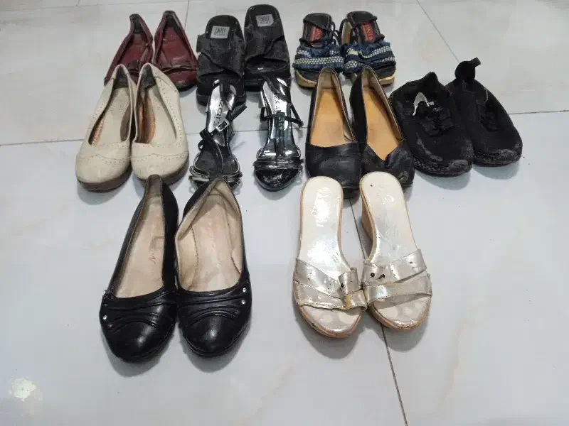 تعدادی کفش زنانه|کیف، کفش، کمربند|اصفهان, کارلادان|دیوار