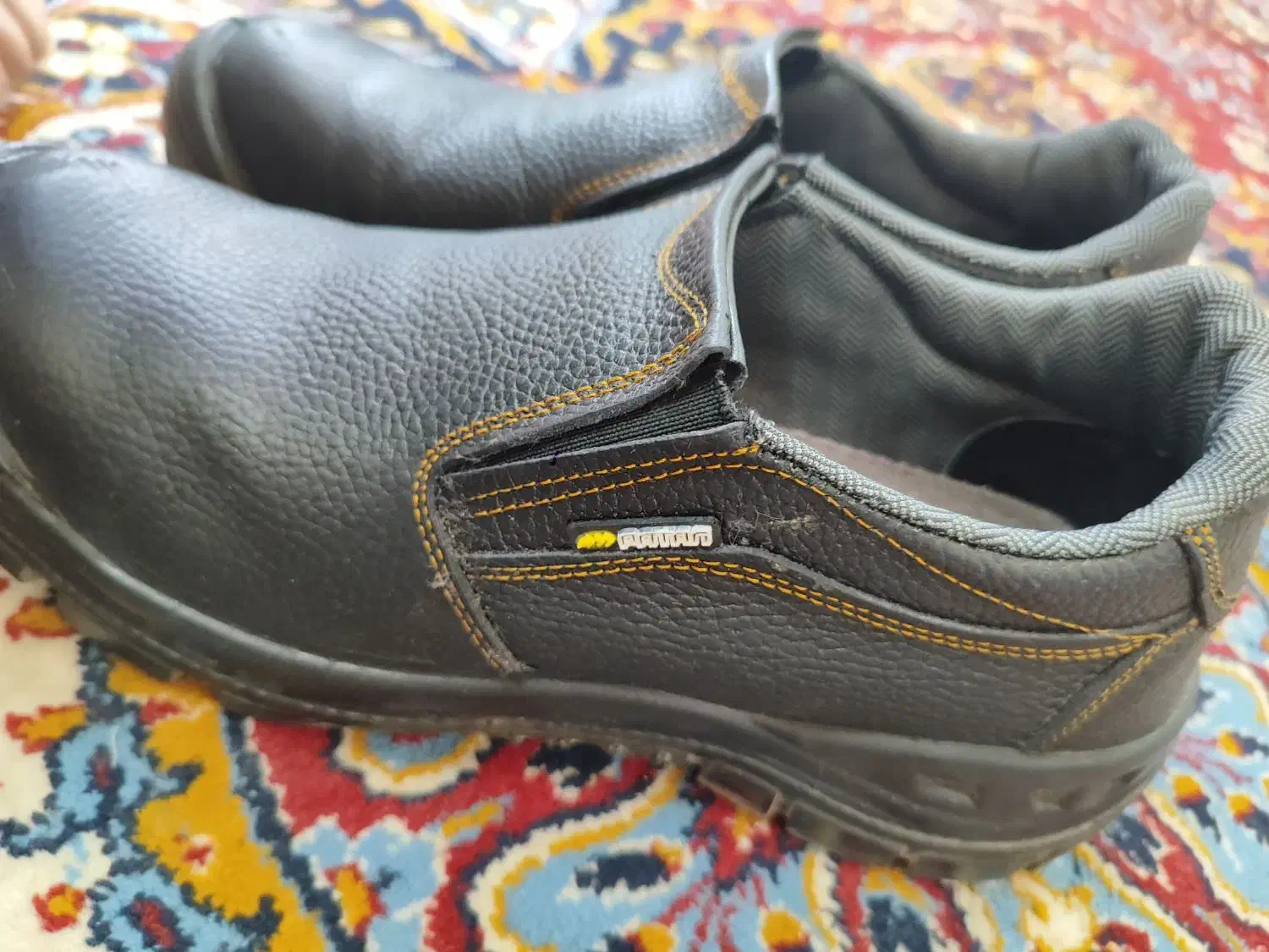 کفش کار|کیف، کفش، کمربند|اشکذر, |دیوار