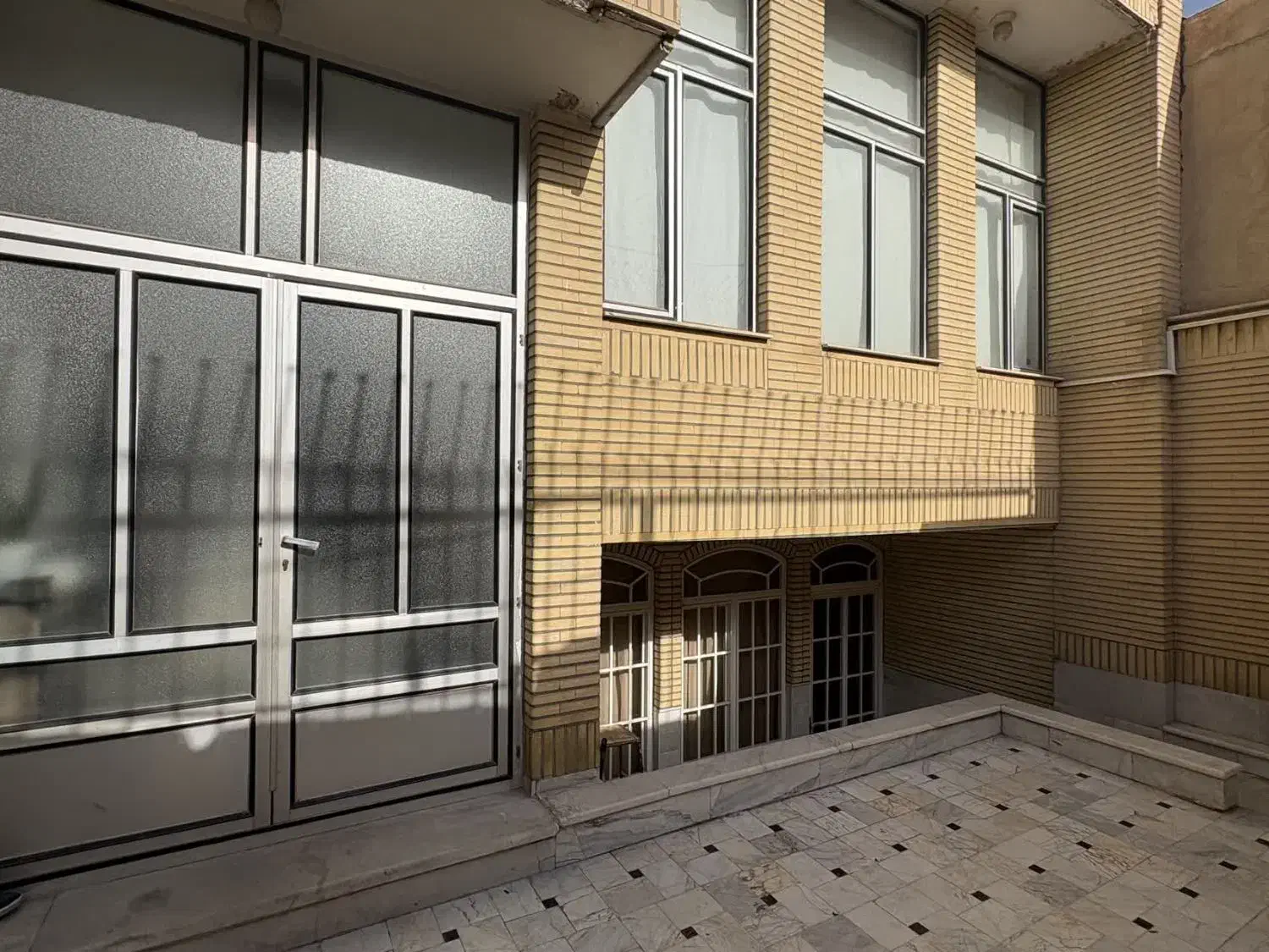 فروش منزل مسکونی ویلایی فول امکانات|فروش خانه و ویلا|قم, منبع آب|دیوار