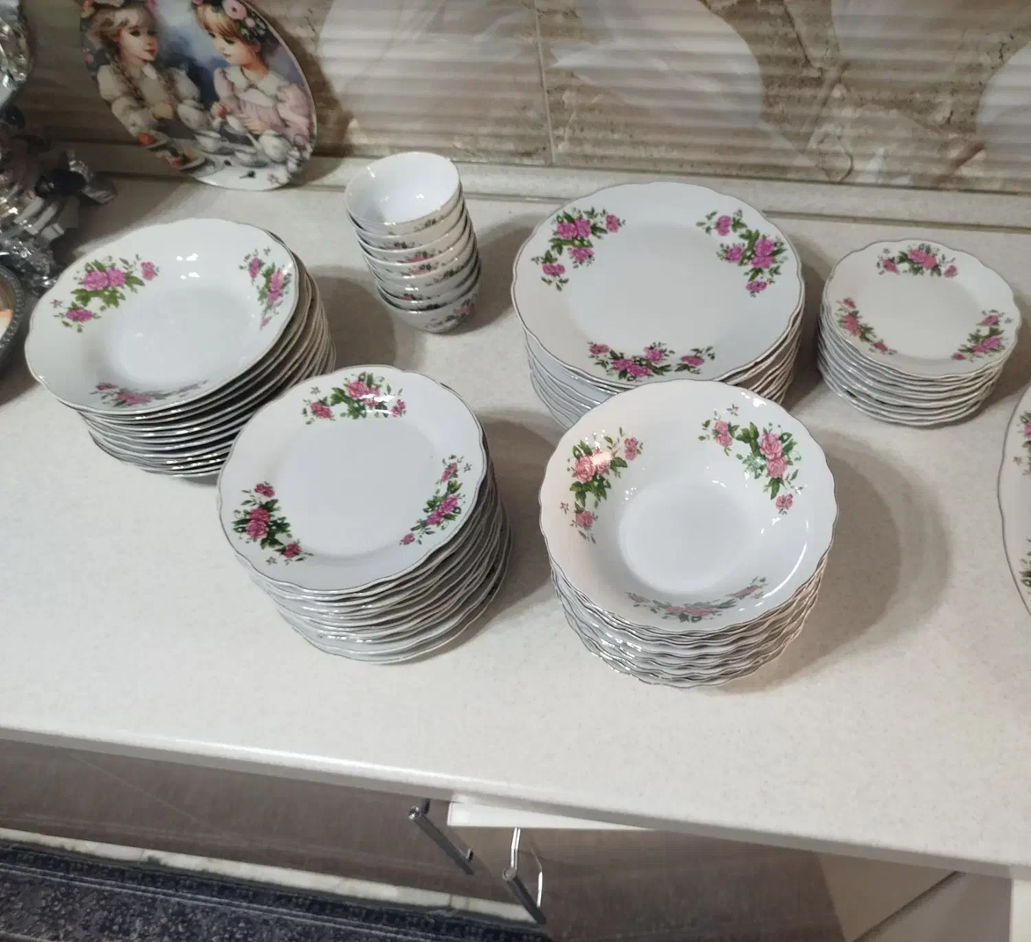 ظروف چینی گل سرخ نونو|ظروف سرو و پذیرایی|بهارستان, |دیوار