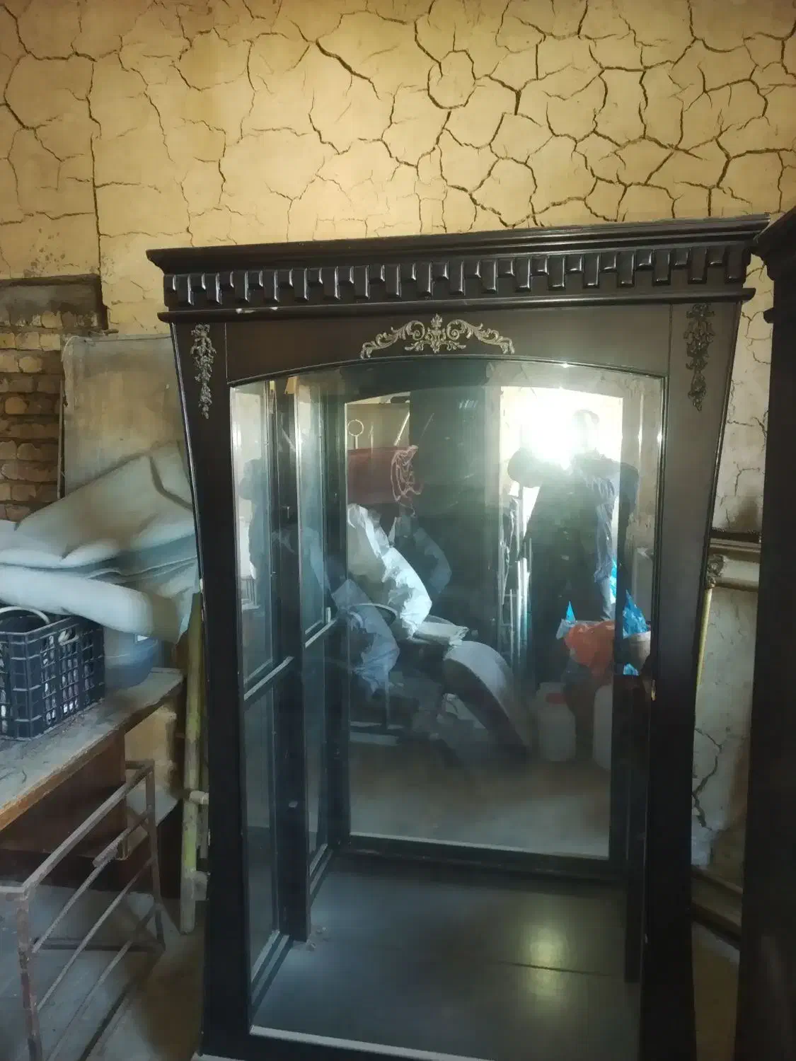 کمد لباس و عدد  و بوفه. سالم.|بوفه، ویترین، کنسول|قوچان, |دیوار