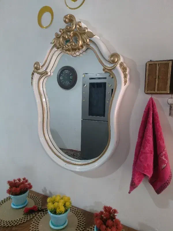 ایینه|آینه|خرم‌آباد, |دیوار