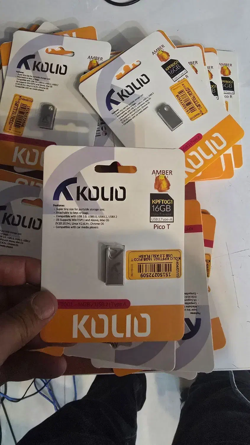 فلش ۱۶ گیگابایت با گارانتی مادام العمر|قطعات و لوازم جانبی رایانه|شیراز, ملاصدرا|دیوار