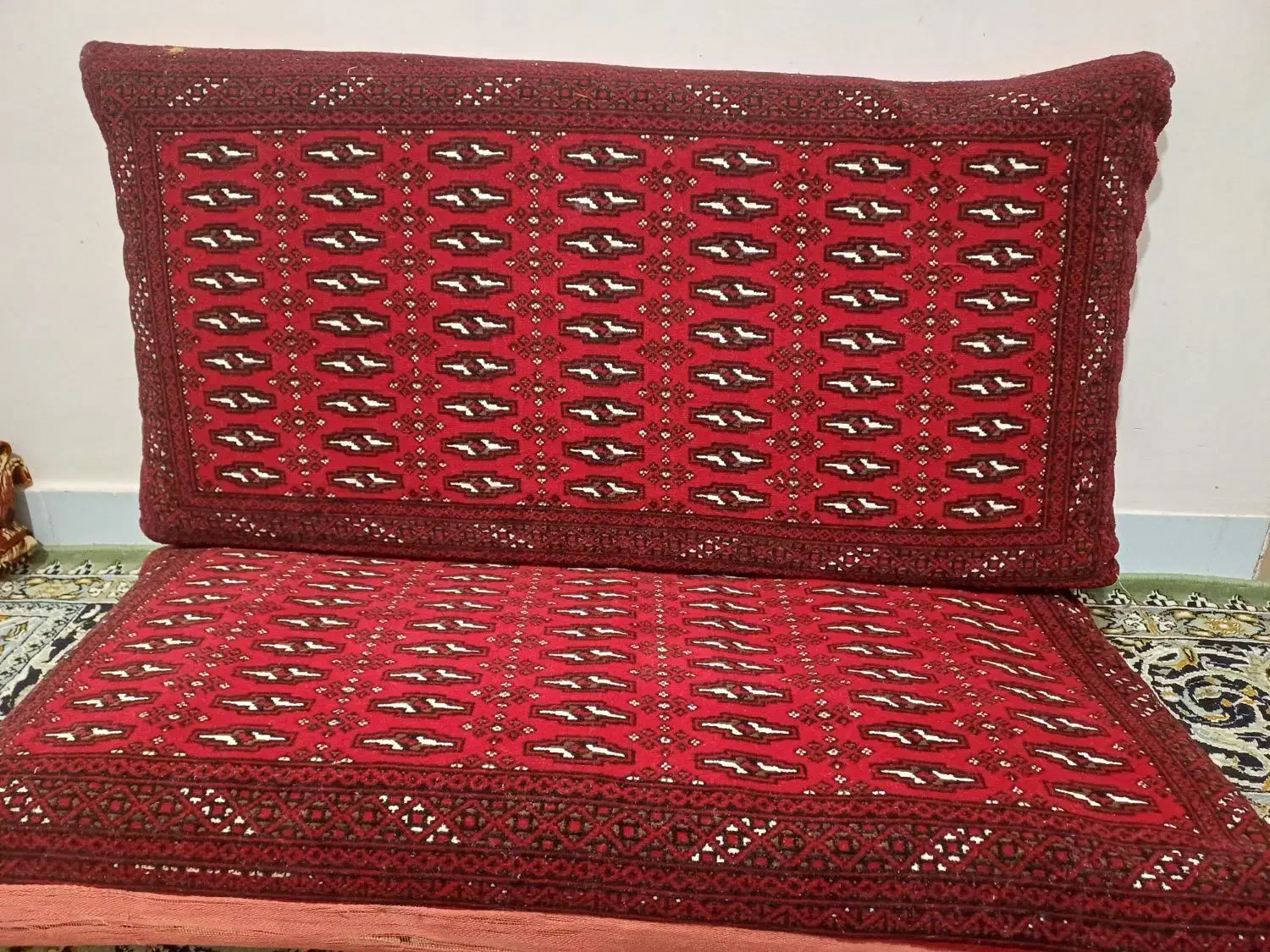 پشتی|پشتی|سبزوار, امام خمینی (ناوی)|دیوار