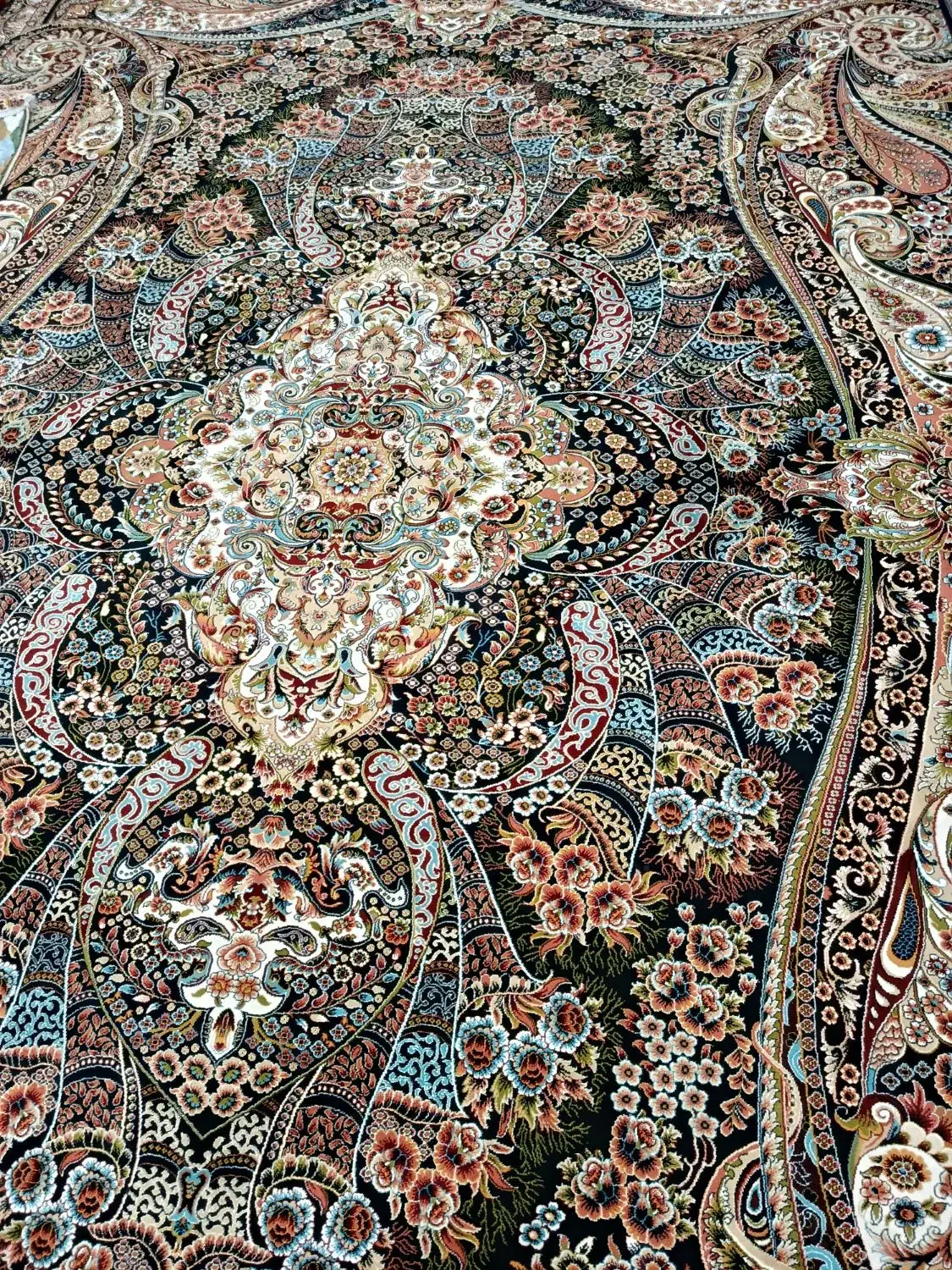 فرش 12متری|فرش|قم, قلعه کامکار|دیوار