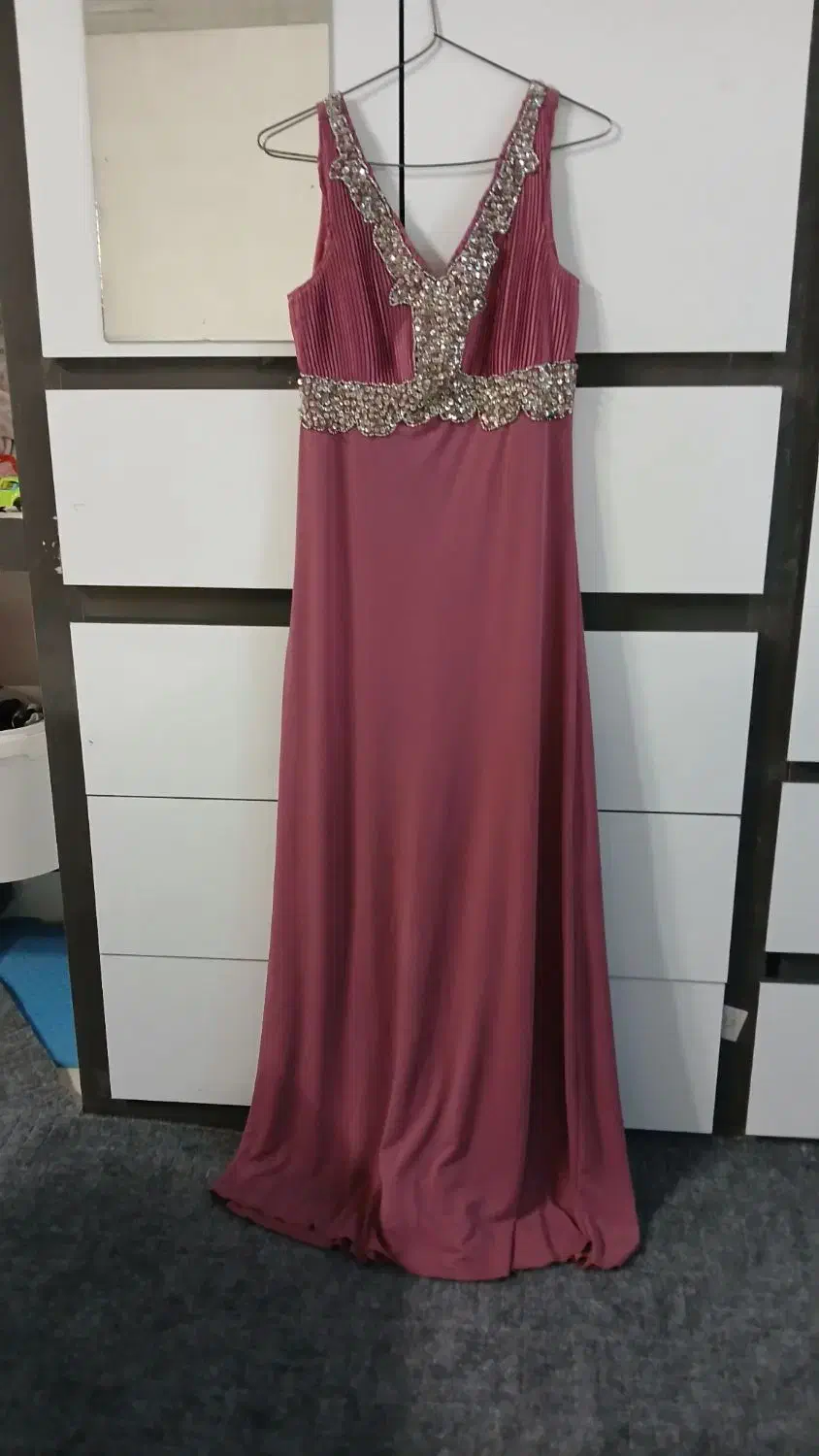 لباس مجلسی|لباس|مشهد, خواجه ربیع|دیوار