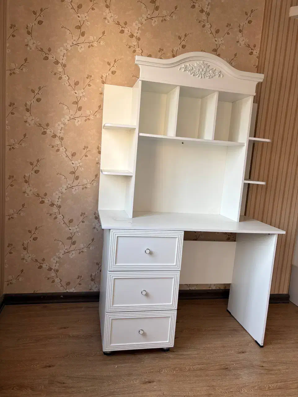 سرویس خواب- تخت خواب|تخت و سرویس خواب|اصفهان, باغ زرشک|دیوار