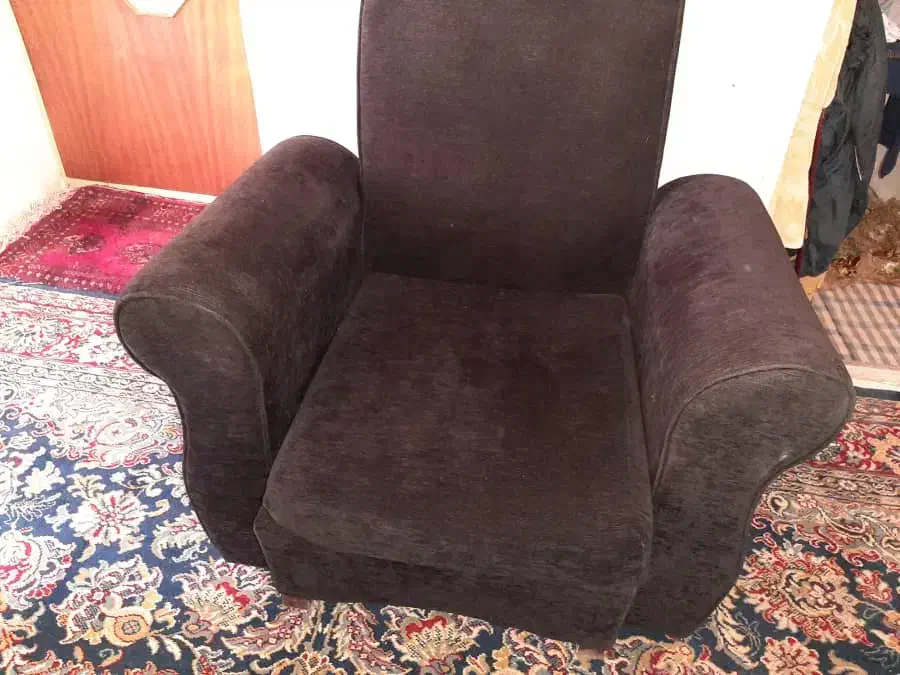 مبل مشکی ۴ نفره|مبلمان خانگی و میز عسلی|کاشان, پا نخل|دیوار