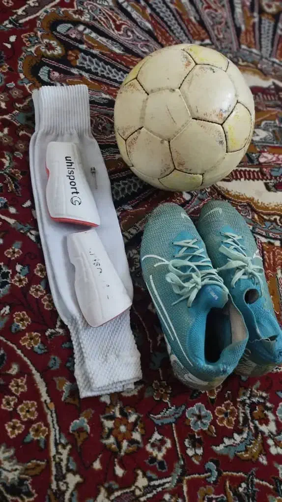 کفش و توپ چمن|تجهیزات ورزشی|دهدشت, |دیوار