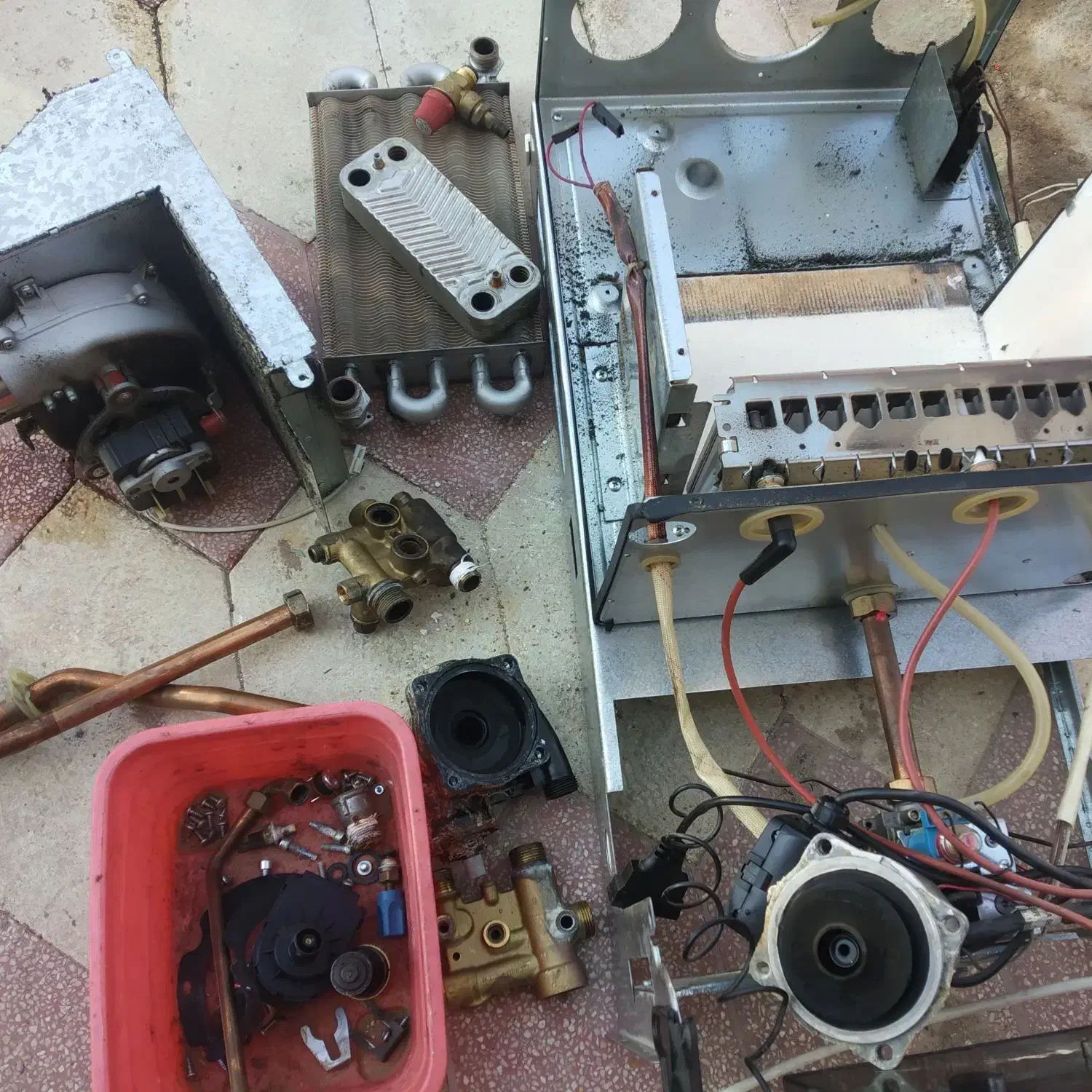 تعمیرات تخصصی و سرویس انواع پکیج رادیاتور آبگرمکن|خدمات پیشه و مهارت|شیراز, فرهنگ شهر|دیوار