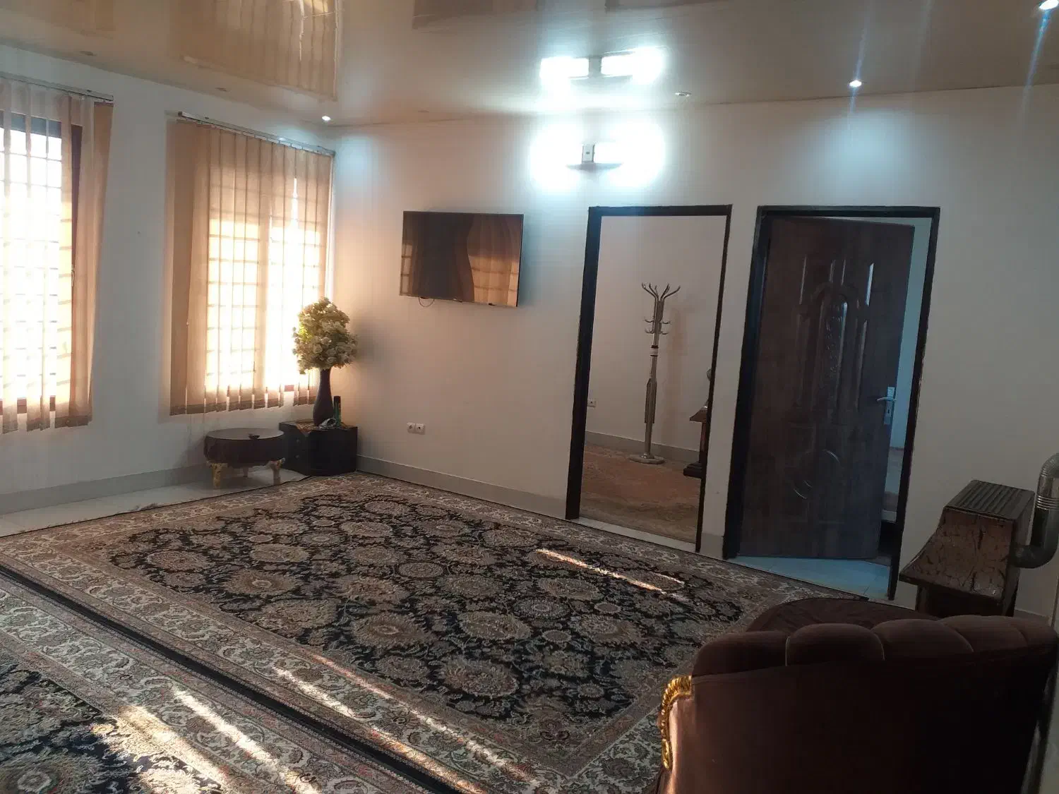 اجاره سوئیت با تمام امکانات همراه با پارکینگ|اجارهٔ کوتاه‌مدت آپارتمان و سوئیت|کاشان, شهرک انقلاب|دیوار