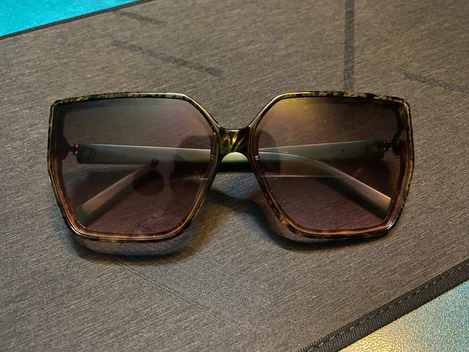 عینک آفتابی|زیورآلات و اکسسوری|اصفهان, عباس‌آباد|دیوار