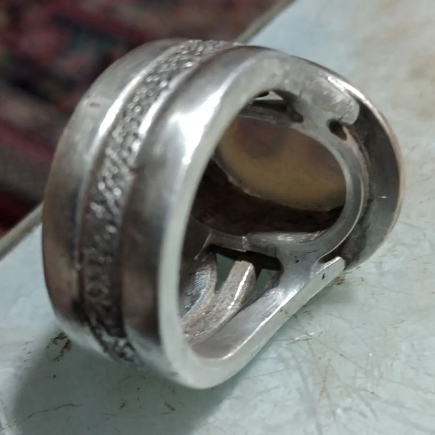 انگشتر باباقوری دوچشم|کلکسیون اشیاء عتیقه|اندیمشک, |دیوار