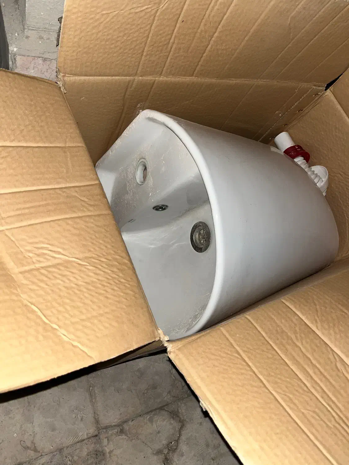 سنگ روشویی|لوازم سرویس بهداشتی|کیش, |دیوار