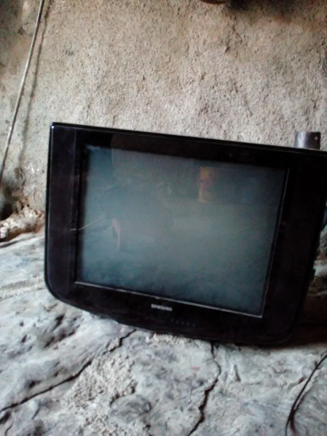 تلوزیون زیبا|تلویزیون و پروژکتور|خاو و میرآباد, |دیوار