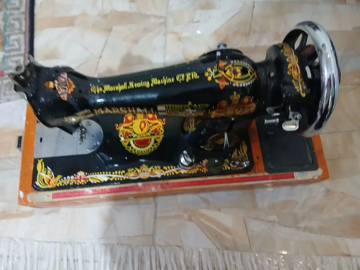 چرخ خیاطی  دستی|کلکسیون اشیاء عتیقه|اندیشه, اندیشه فاز ۱|دیوار