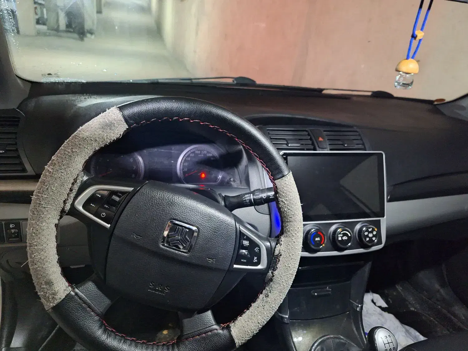 آریو دنده ای مدل ۹۷|خودرو سواری و وانت|شیراز, پودنک|دیوار