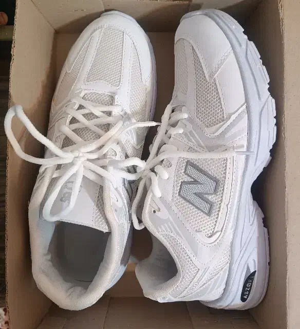 کفش نیوبالانس سفید 530 سایز 43|کیف، کفش، کمربند|مرند, |دیوار