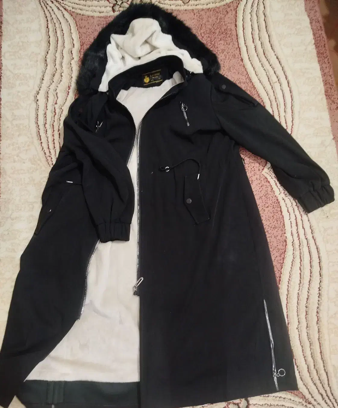 بارانی|لباس|سلماس, |دیوار