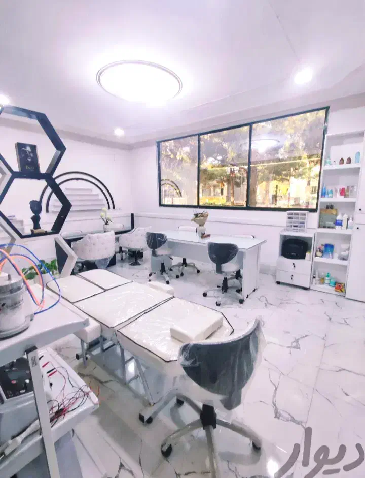 فروش تجهیزات وسایل آرایشگاه زنانه زیبایی|آرایشگاه و سالن‌های زیبایی|بیرجند, |دیوار