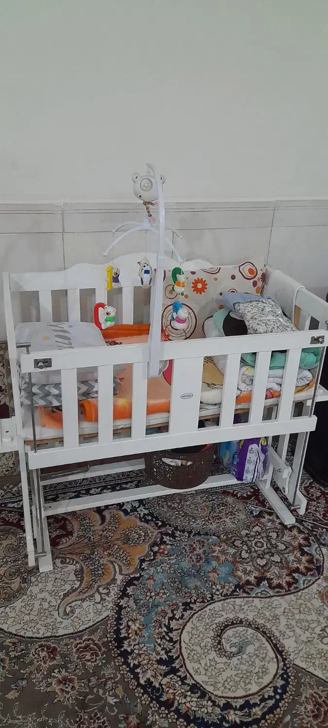 لوازم نوزادتخت گهواره ای چوبی گهواره میلاد|تخت و صندلی بچه|مشهد, نوید|دیوار