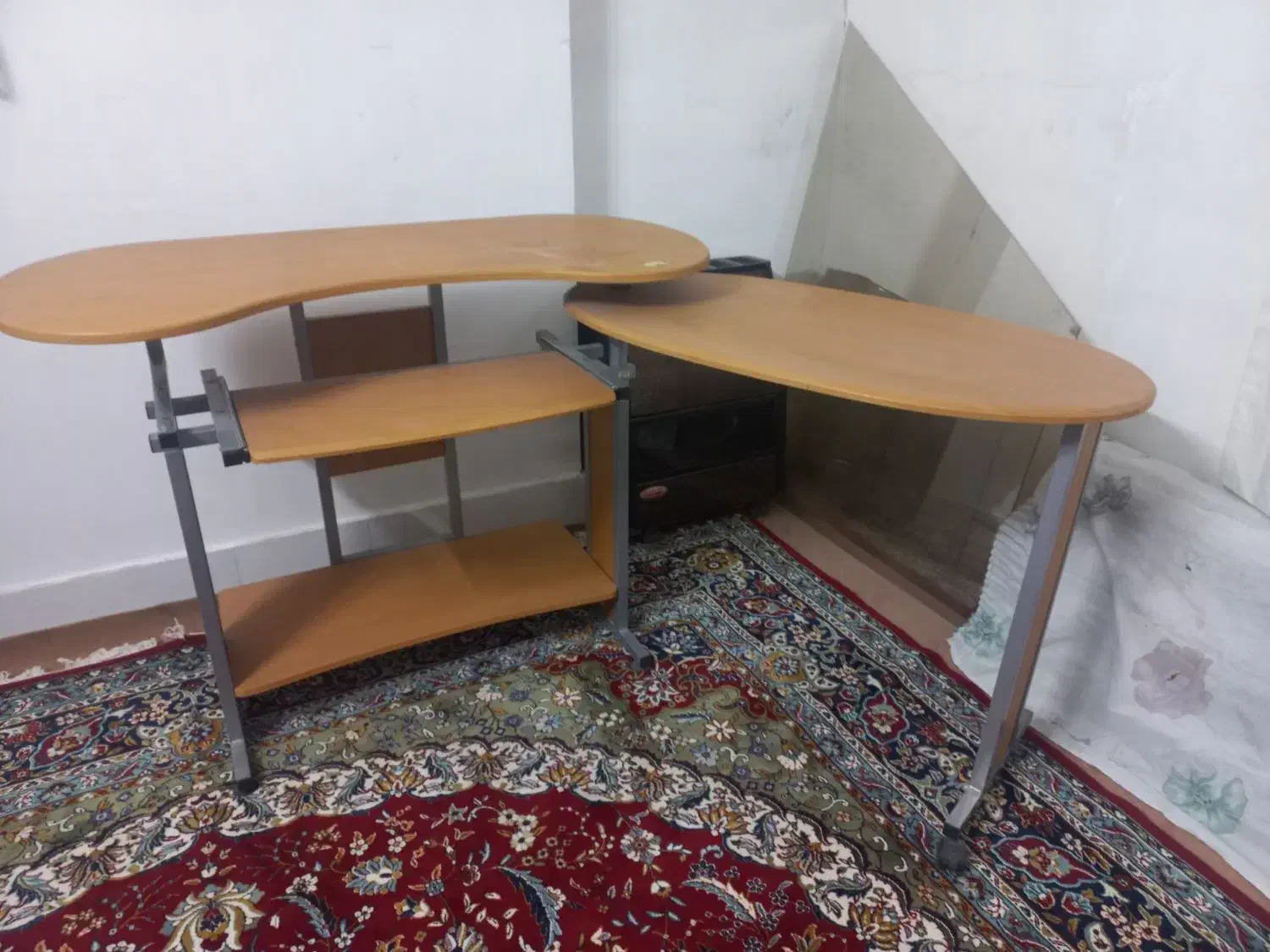 میز تحریر و کامپیوتر|میز تحریر و کامپیوتر|زنجان, |دیوار