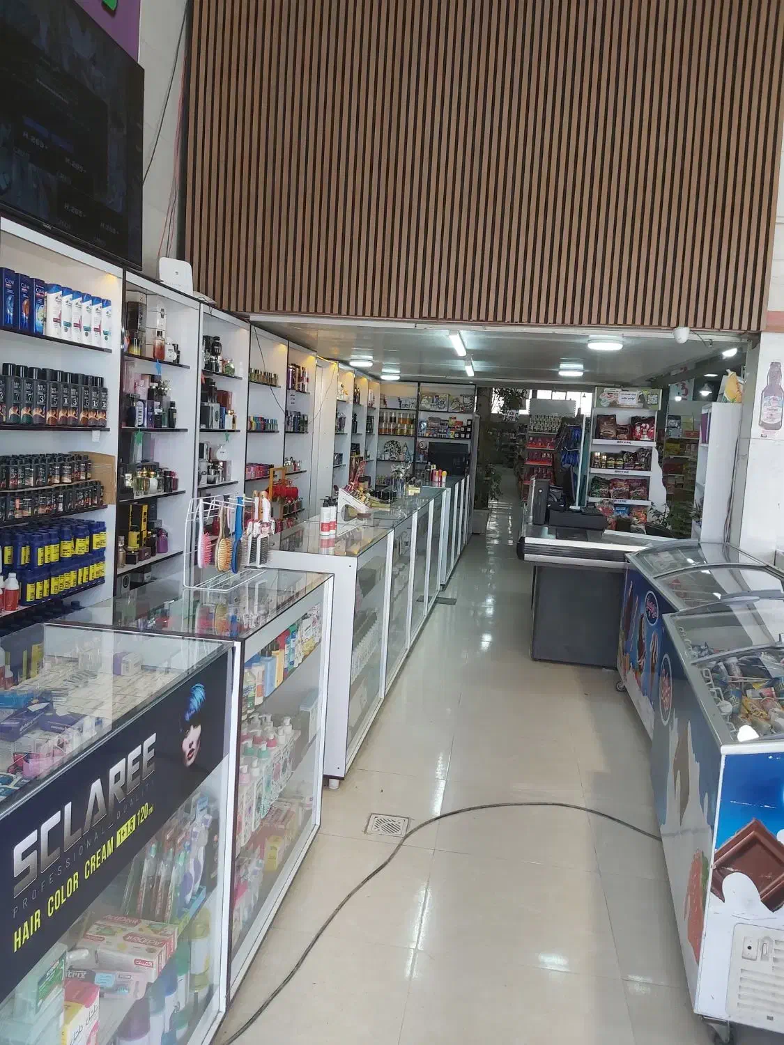 جهت چیدمان و نطافت فروشگاه|استخدام خدمات فروشگاه و رستوران|فلاورجان, |دیوار