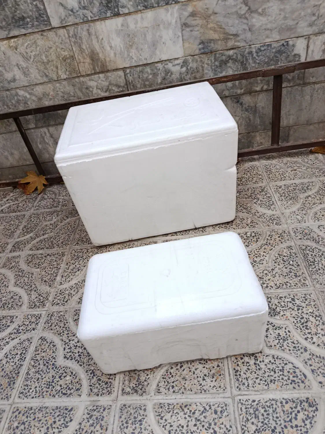 چند عدد یخچال فیبری|ظروف نگهدارنده، پلاستیکی، یک‌بارمصرف|بروجرد, |دیوار