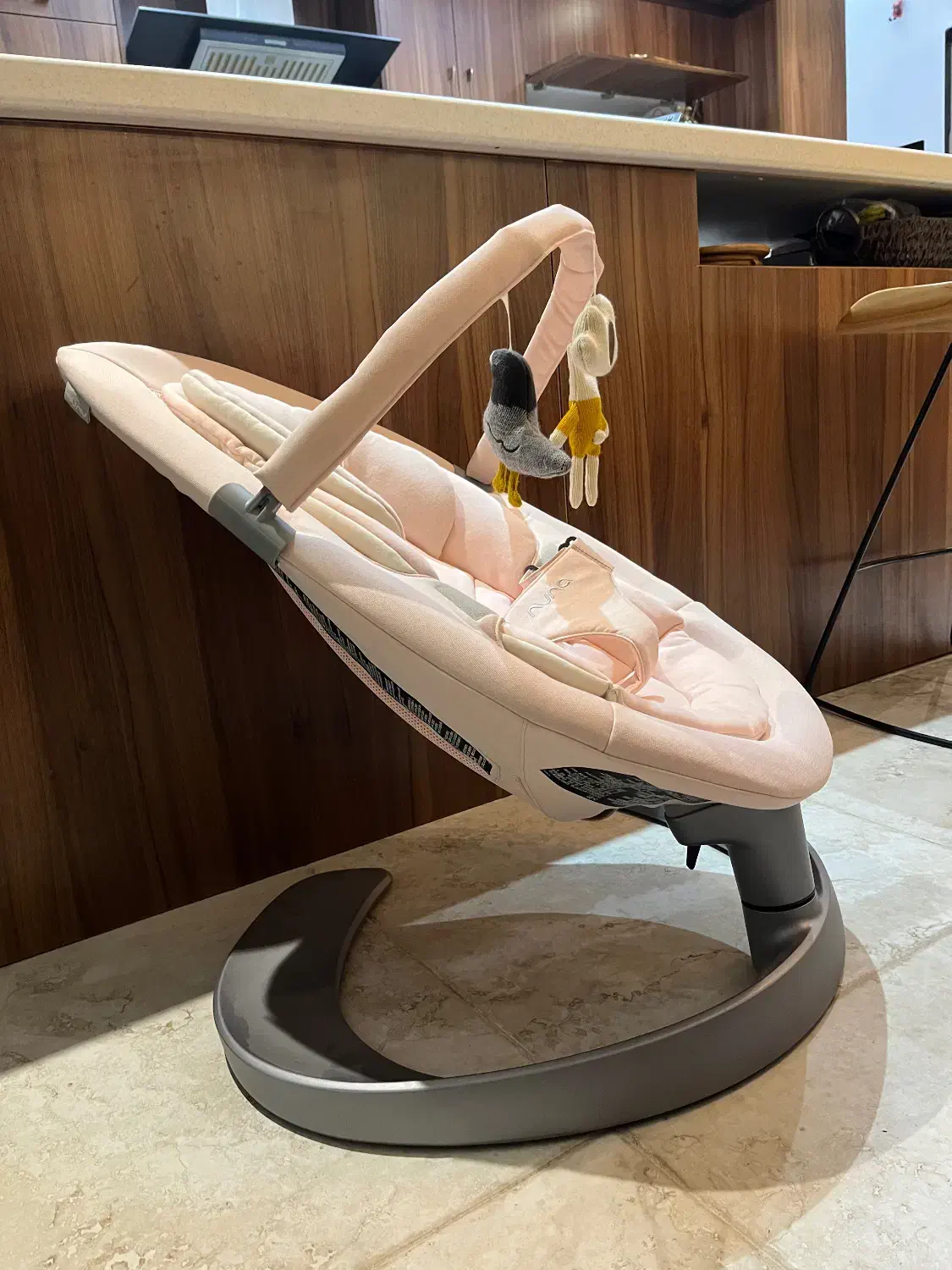 گهواره کودک گهواره برقی|تخت و صندلی بچه|یزد, |دیوار