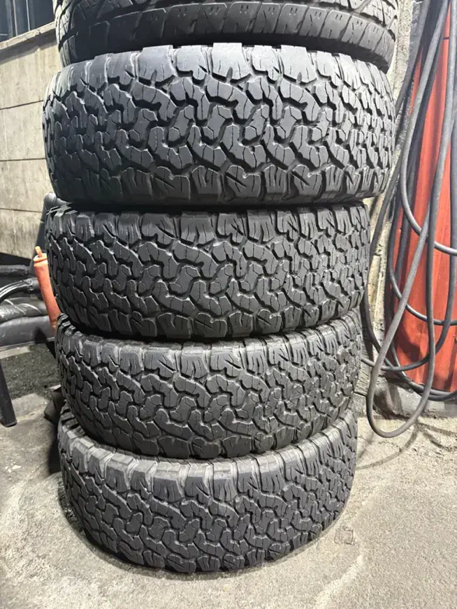 فروش لاستیک BF 285 70 17 گل جنگی|قطعات یدکی و لوازم جانبی|تهران, سید خندان (جلفا)|دیوار