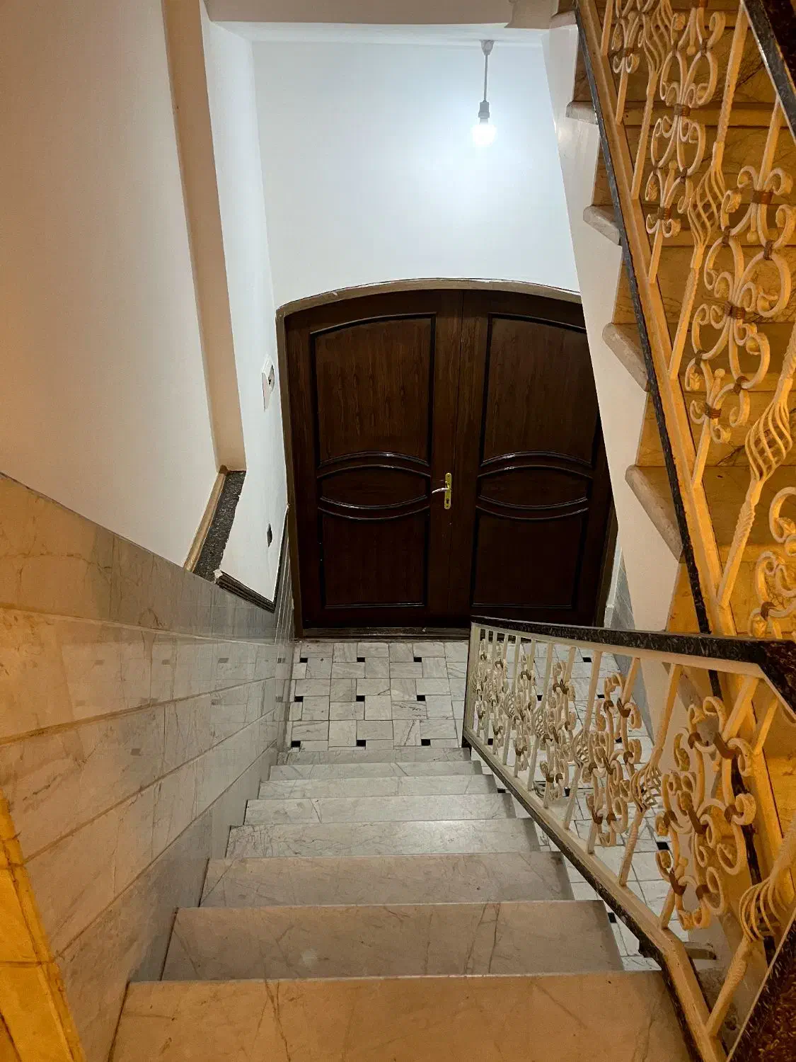 ویلایی/3 طبقه/در بست/30 متری قائم|اجارهٔ خانه و ویلا|قم, زنبیل آباد|دیوار