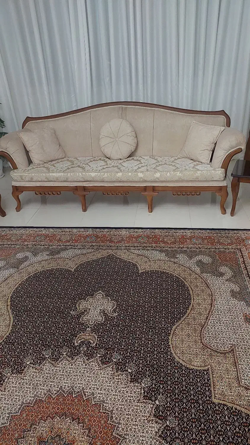 یک دست مبلمان ۷ نفره چوب راش با جلو مبلی|مبلمان خانگی و میز عسلی|هشتگرد, شهرک مهستان ۱|دیوار