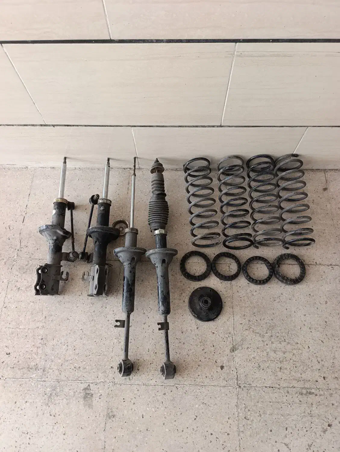 کمک فنر تیبا|قطعات یدکی و لوازم جانبی|شیراز, شاه قلی بیگی|دیوار