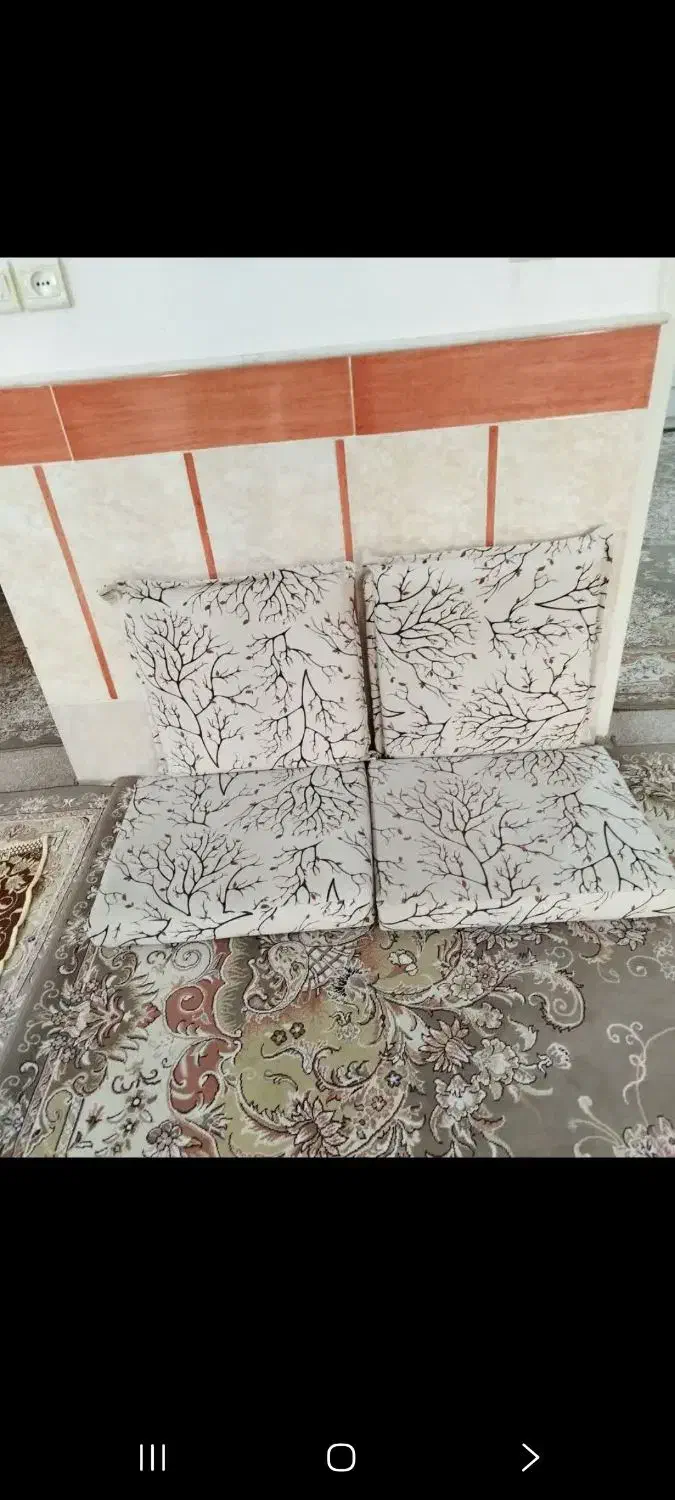 بالشت یکی نشیمن تخت سنتی|تخت و سرویس خواب|قم, انصار‌الحسین|دیوار