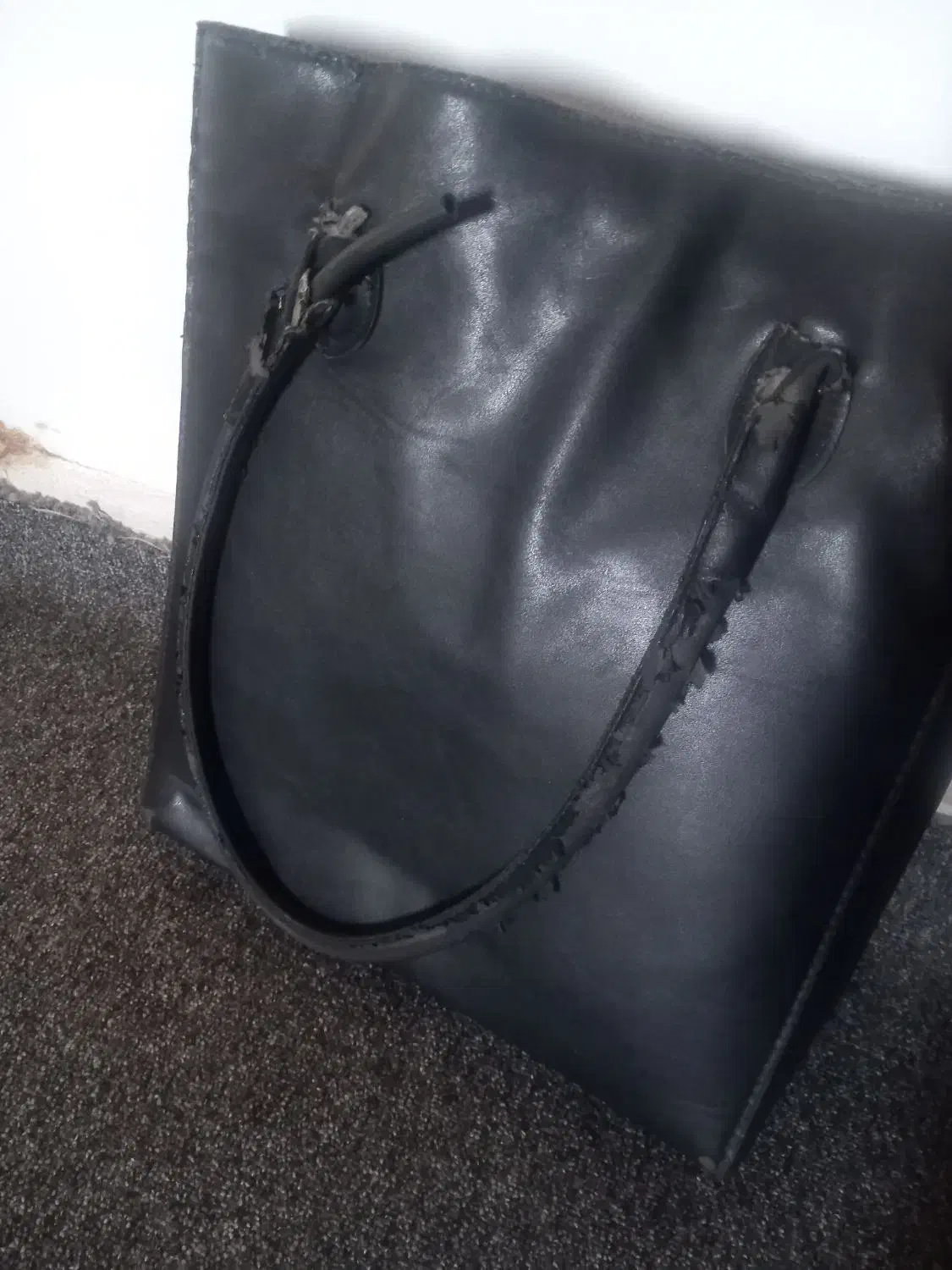 کیف کارکرده هستند|کیف، کفش، کمربند|پرند, فاز ۵|دیوار