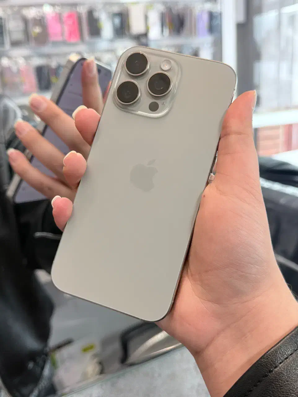 iphone 16 pro Max|موبایل|رشت, باهنر|دیوار