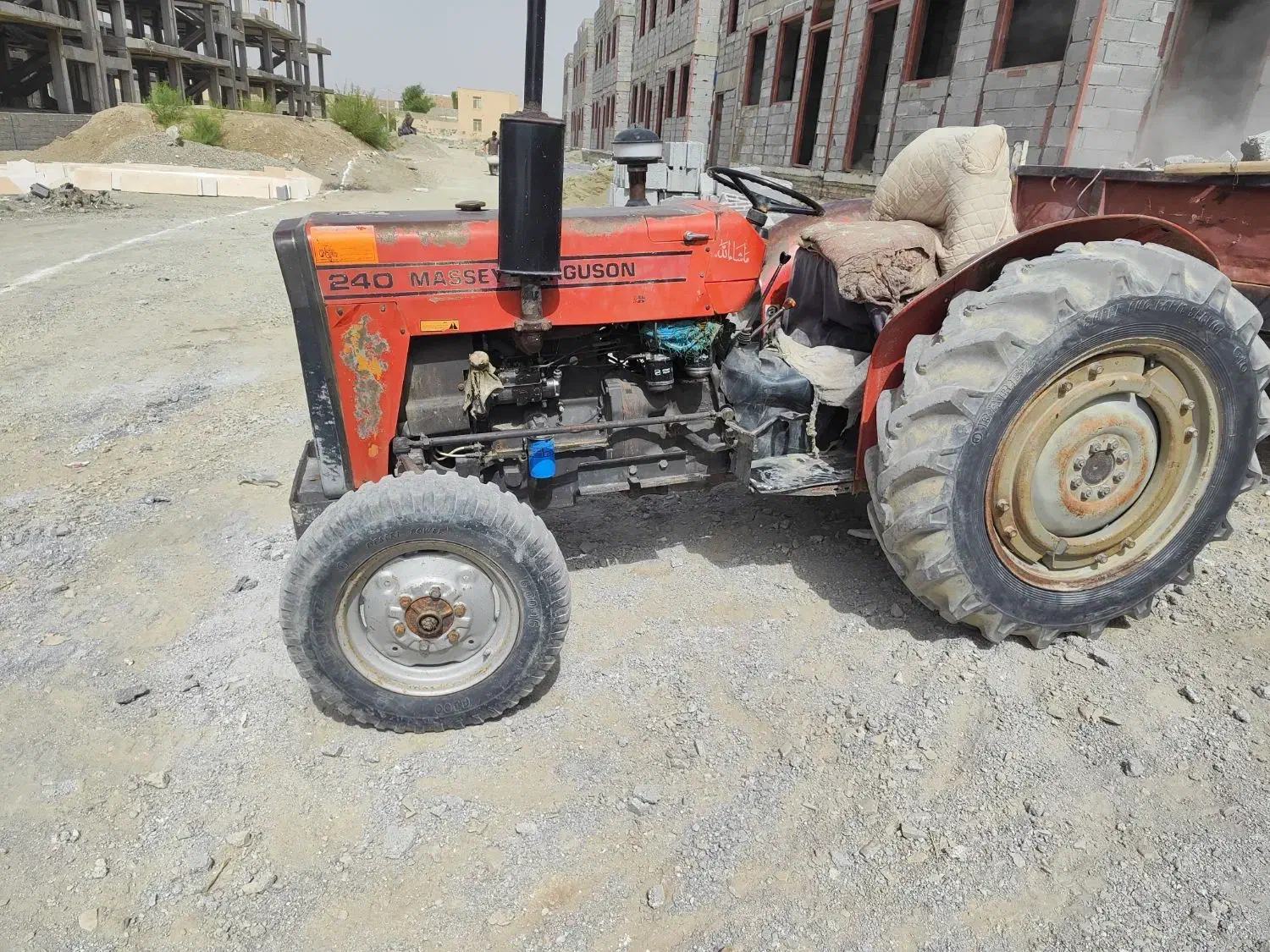 تراکتور بار بر حمل نخاله های ساختمانی|خدمات حمل و نقل|سراوان, |دیوار